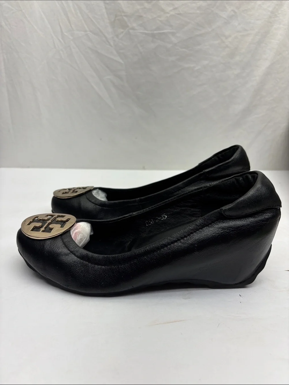 Tory Burch Black Leather Wedge Ballet Flats with Gold Logo, SZ 35 (5), box 56